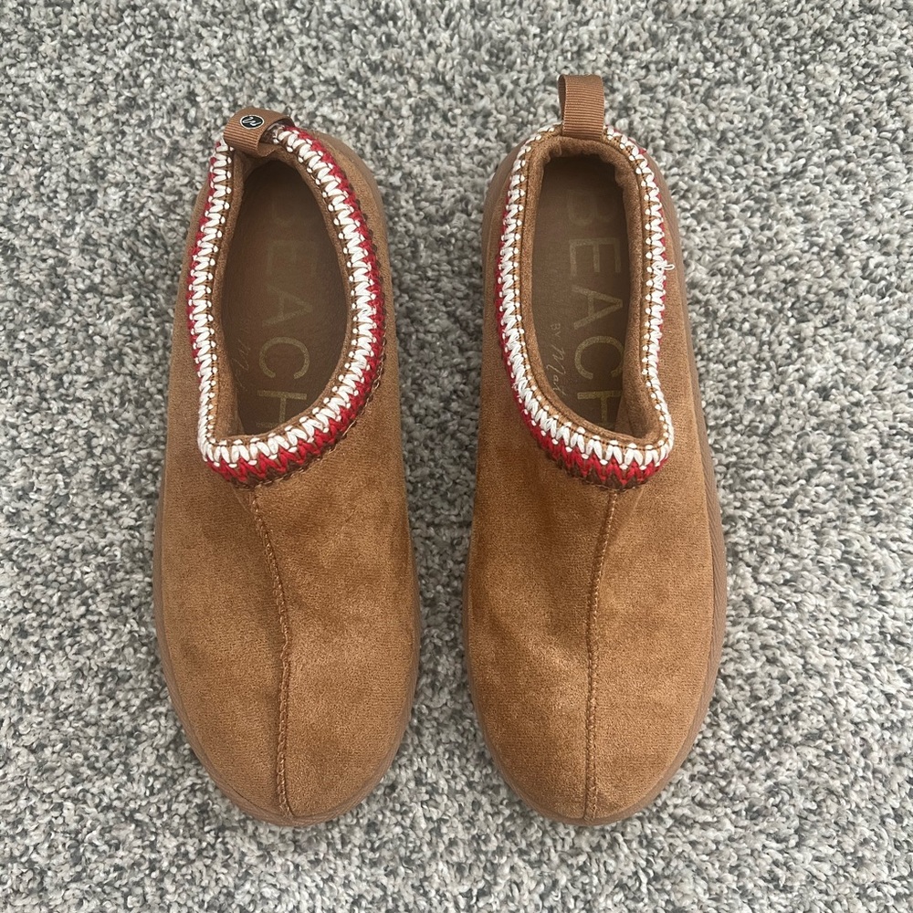 Beach by Matisse Slippers brown suede ugg Size 10 NWOT